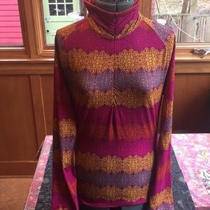 Merrell Zipneck Sports Top - Size M